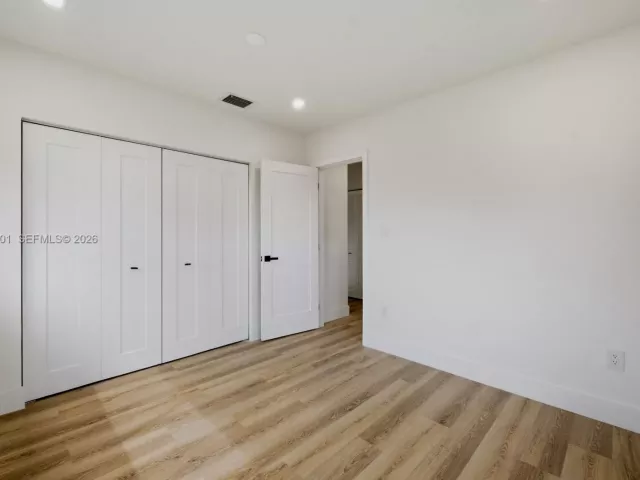 Продажа дома по адресу 3021 SW 12th St - фото 7634194