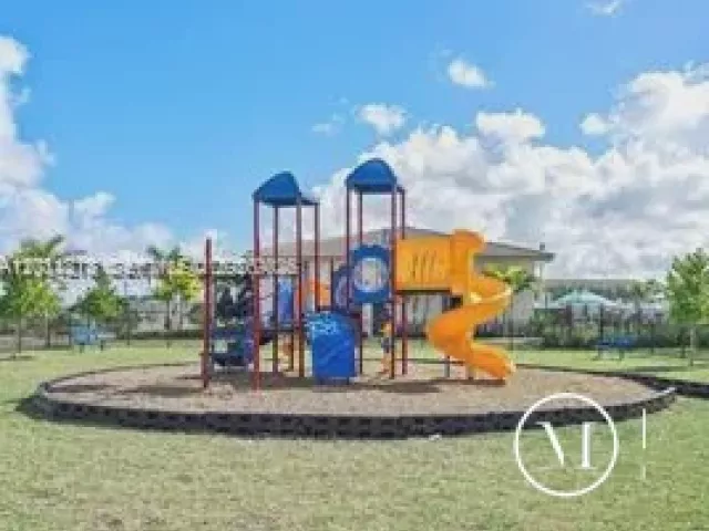 Продажа дома по адресу 12865 NW 24th Ave - фото 7636409