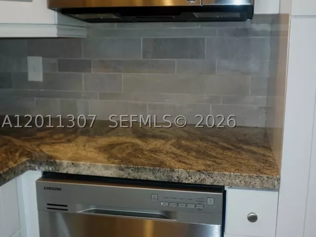 Продажа дома по адресу 335 NW 187th St - фото 9342456