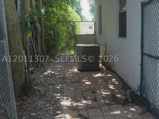 Продажа дома по адресу 335 NW 187th St - фото 9342475