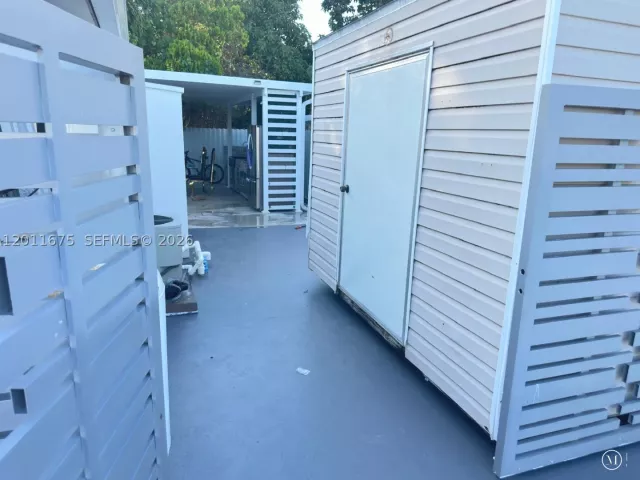 Продажа дома по адресу 20420 SW 122nd Pl - фото 9206173