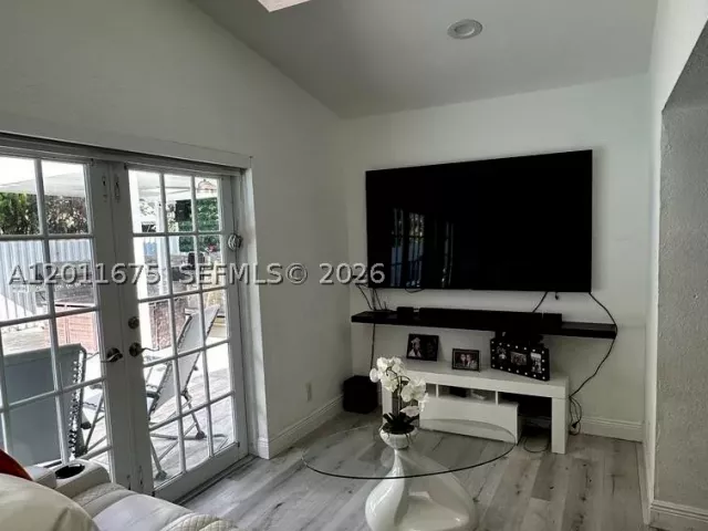 Продажа дома по адресу 20420 SW 122nd Pl - фото 9206177