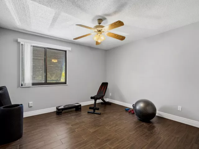 Продажа дома по адресу 12300 NW 11th Court - фото 9209087