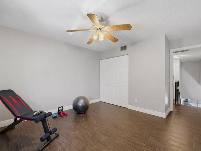Продажа дома по адресу 12300 NW 11th Court - фото 9209090