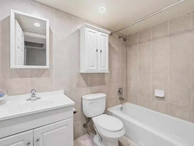 Продажа дома по адресу 12300 NW 11th Court - фото 9209093