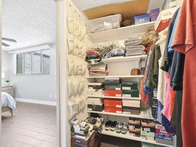 Продажа дома по адресу 12300 NW 11th Court - фото 9209109