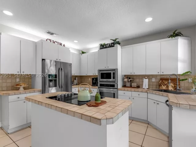 Продажа дома по адресу 12019 SW 77th Ter - фото 9304145