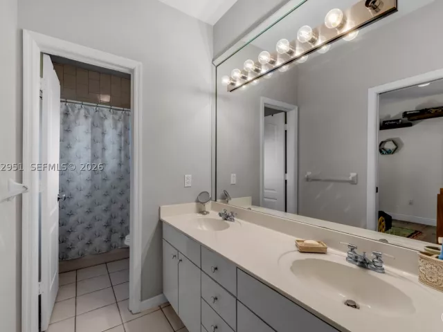 Продажа дома по адресу 12019 SW 77th Ter - фото 9304164
