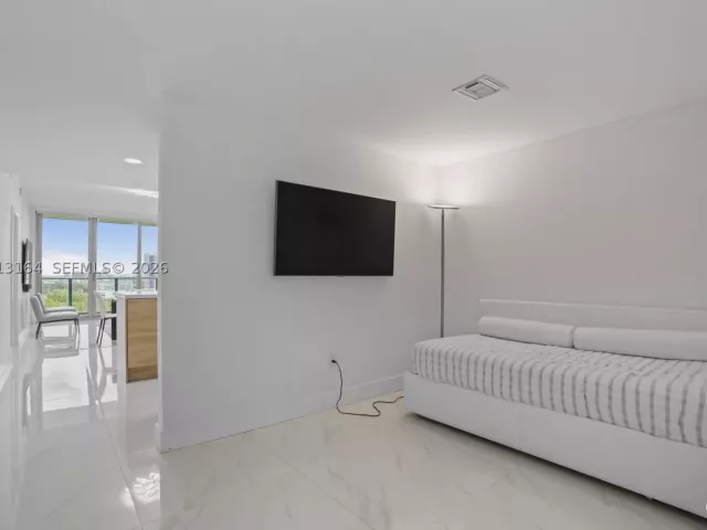 Продажа квартиры #1402 - фото 9050860
