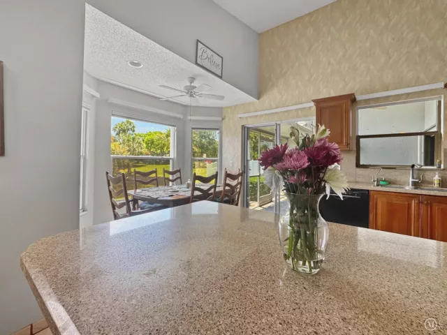 Продажа дома по адресу 180 NW 47th Avenue - фото 9358497