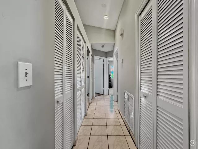 Продажа дома по адресу 180 NW 47th Avenue - фото 9358502