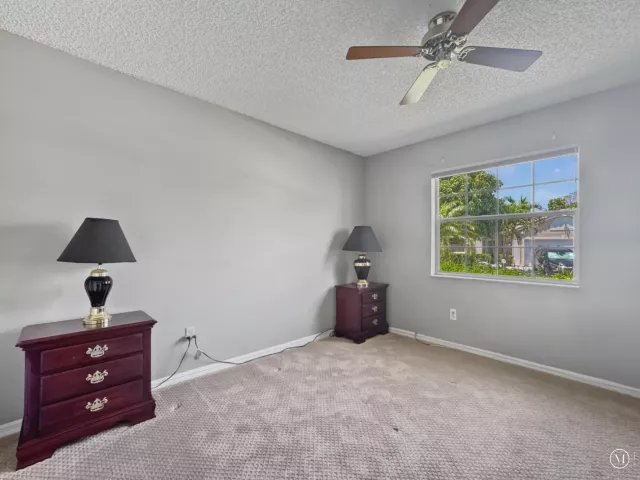 Продажа дома по адресу 180 NW 47th Avenue - фото 9358507