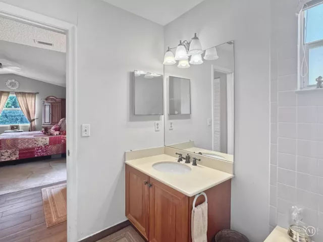 Продажа дома по адресу 180 NW 47th Avenue - фото 9358516