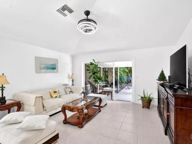 Продажа дома по адресу 1084 Aspri Way - фото 9270494