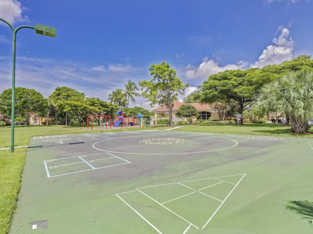 Продажа дома по адресу 1084 Aspri Way - фото 9270544