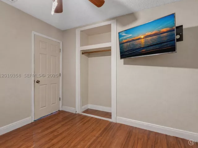Продажа дома по адресу 4301 NW 185th St - фото 9037705