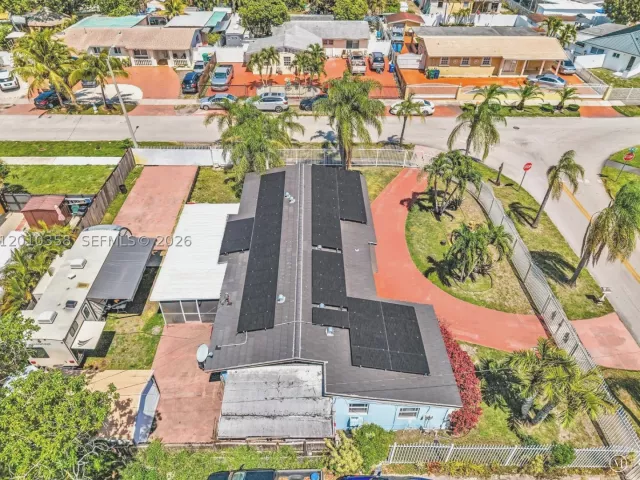 Продажа дома по адресу 4301 NW 185th St - фото 9037714