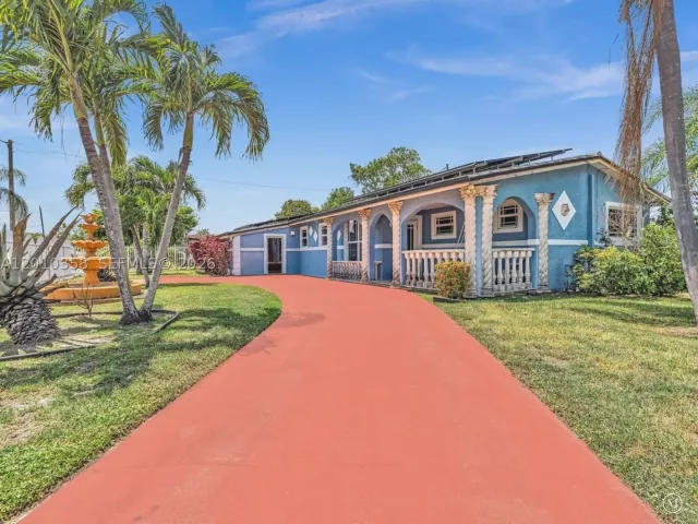 Продажа дома по адресу 4301 NW 185th St - фото 9037688
