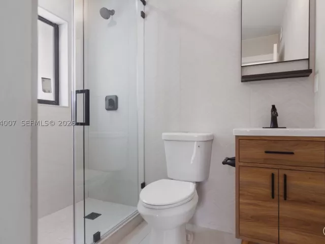 Продажа дома по адресу 1910 NW 134th St - фото 8916697