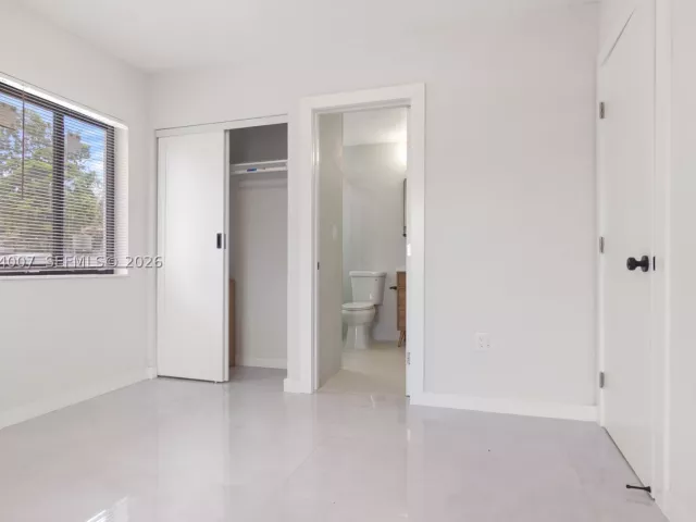 Продажа дома по адресу 1910 NW 134th St - фото 8916701