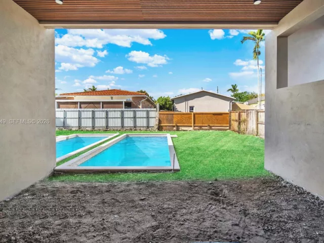 Продажа дома по адресу 1501 SW 21st St - фото 7646926