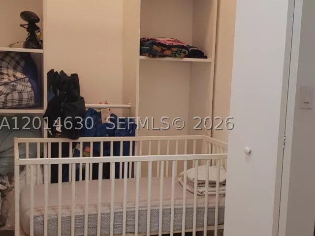 Продажа дома по адресу 613 NW 10th St - фото 9173879