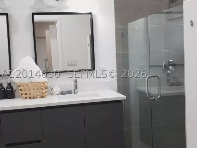Продажа дома по адресу 613 NW 10th St - фото 9173882