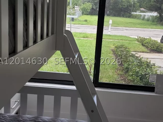 Продажа дома по адресу 613 NW 10th St - фото 9173896