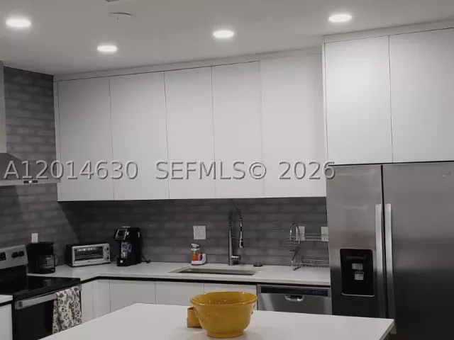 Продажа дома по адресу 613 NW 10th St - фото 9173909