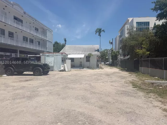 Продажа дома по адресу 1236 NW 5th St - фото 9339259