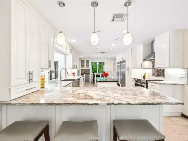 Продажа дома по адресу 1232 NW 14th Street - фото 8947916