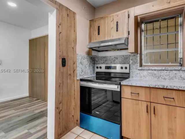 Продажа дома по адресу 701 Tamiami Canal Rd - фото 8890406