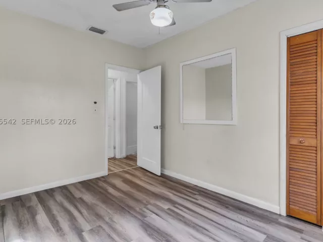 Продажа дома по адресу 701 Tamiami Canal Rd - фото 8890407