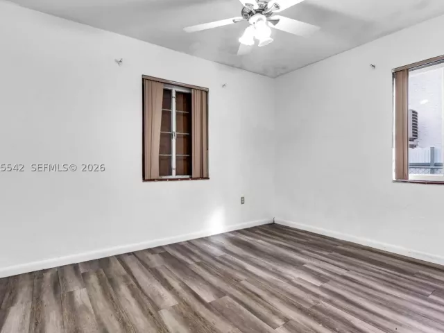 Продажа дома по адресу 701 Tamiami Canal Rd - фото 8890409