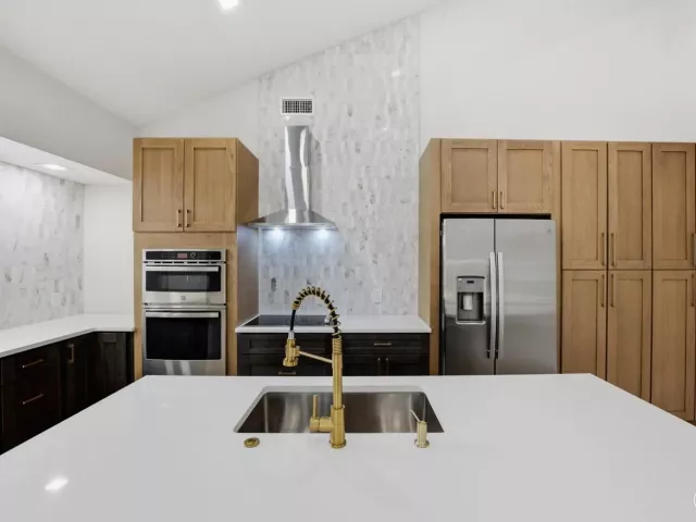 Продажа дома по адресу 2908 NW 24th Way - фото 8895123