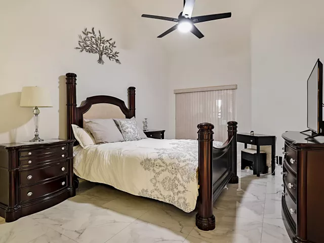 Продажа дома по адресу 7852 Lake Champlain Court - фото 9006420