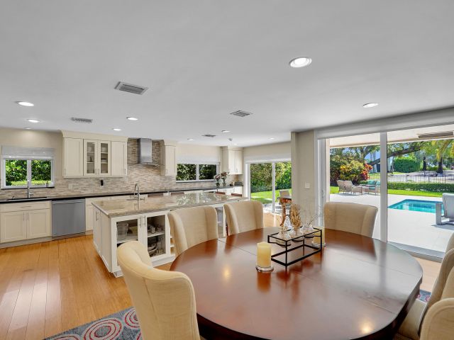 Продажа дома по адресу 4961 Bocaire Boulevard - фото 8025823