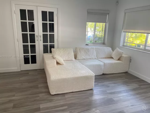 Продажа дома по адресу 20 NW 45th St - фото 7655295