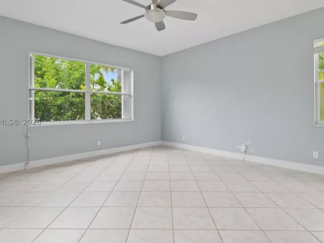 Продажа дома по адресу 1101 NW 180th Ave - фото 9308928