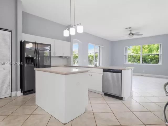Продажа дома по адресу 1101 NW 180th Ave - фото 9308929