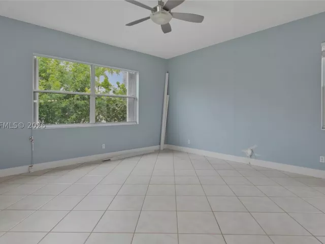 Продажа дома по адресу 1101 NW 180th Ave - фото 9308936