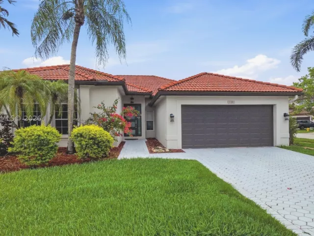 Продажа дома по адресу 1101 NW 180th Ave - фото 9308920
