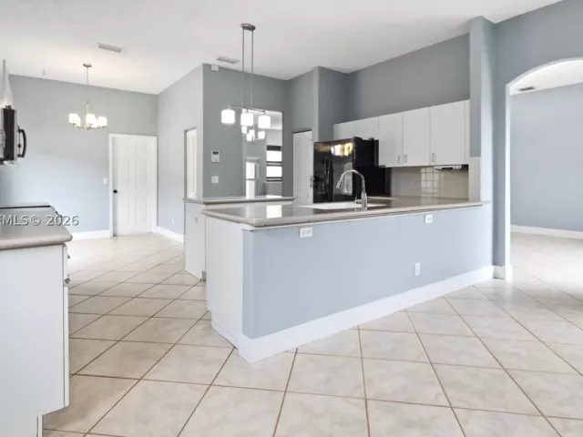 Продажа дома по адресу 1101 NW 180th Ave - фото 9308939