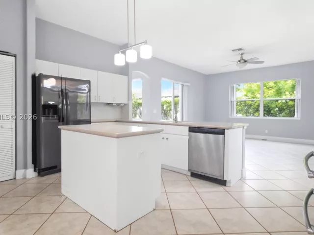 Продажа дома по адресу 1101 NW 180th Ave - фото 9308941