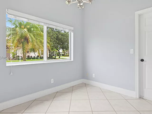 Продажа дома по адресу 1101 NW 180th Ave - фото 9308944