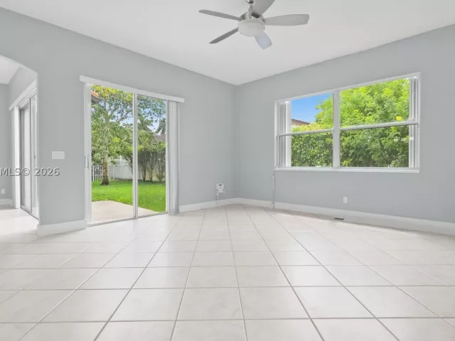 Продажа дома по адресу 1101 NW 180th Ave - фото 9308947