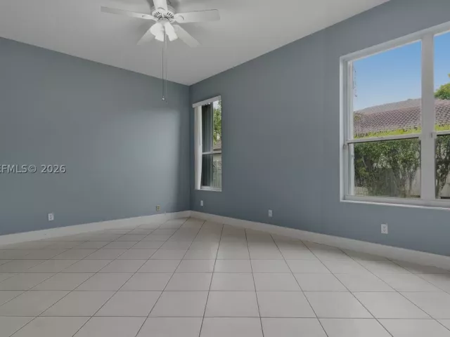 Продажа дома по адресу 1101 NW 180th Ave - фото 9308953