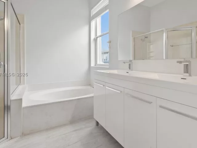 Продажа дома по адресу 1101 NW 180th Ave - фото 9308954