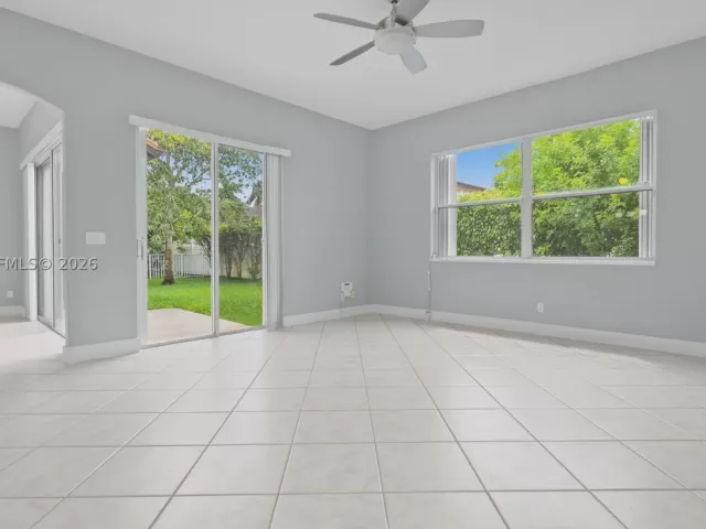 Продажа дома по адресу 1101 NW 180th Ave - фото 9308926
