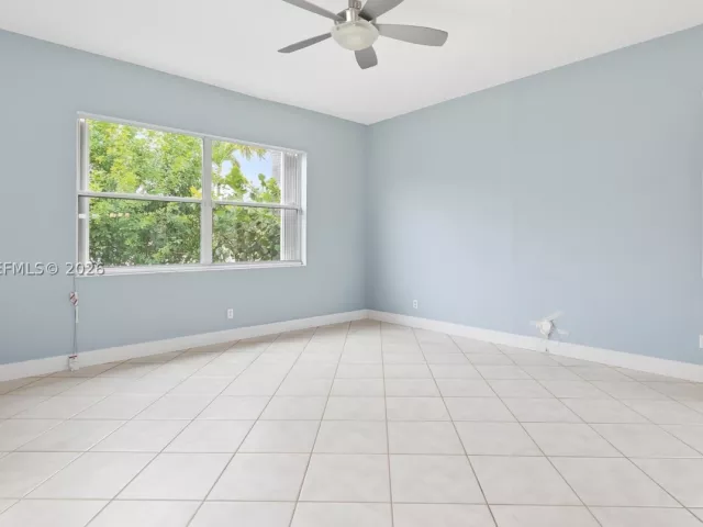 Продажа дома по адресу 1101 NW 180th Ave - фото 9308927